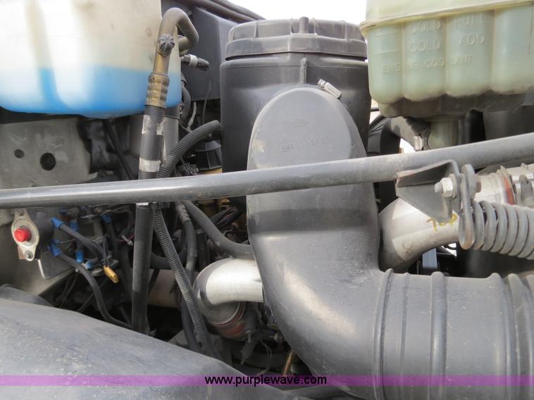 image for item B4819 2000 GMC C7500 fuel truck