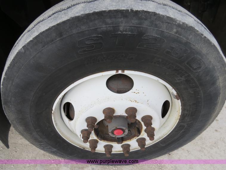 image for item B4819 2000 GMC C7500 fuel truck