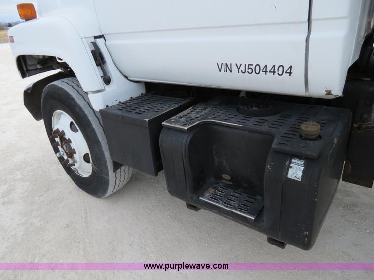 image for item B4819 2000 GMC C7500 fuel truck