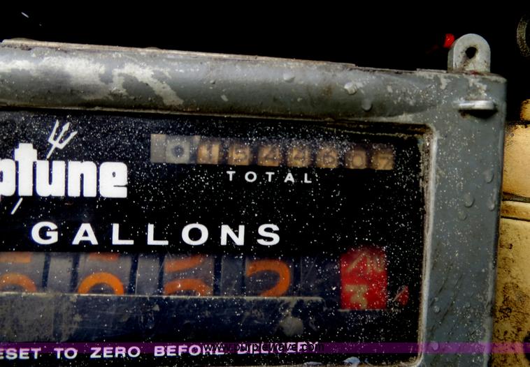 image for item B4819 2000 GMC C7500 fuel truck