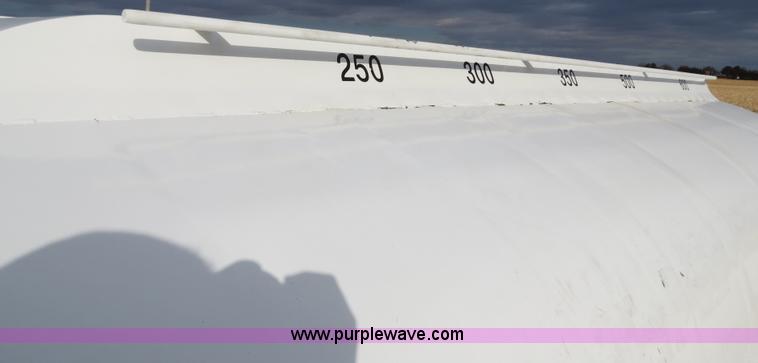 image for item B4819 2000 GMC C7500 fuel truck