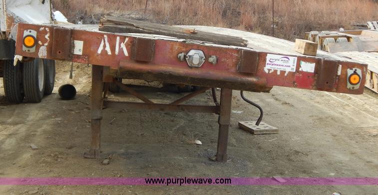 image for item B4853 1991 Trailmobile 48' flatbed trailer
