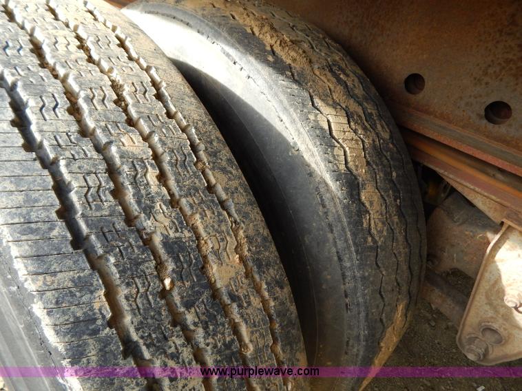 image for item B4853 1991 Trailmobile 48' flatbed trailer