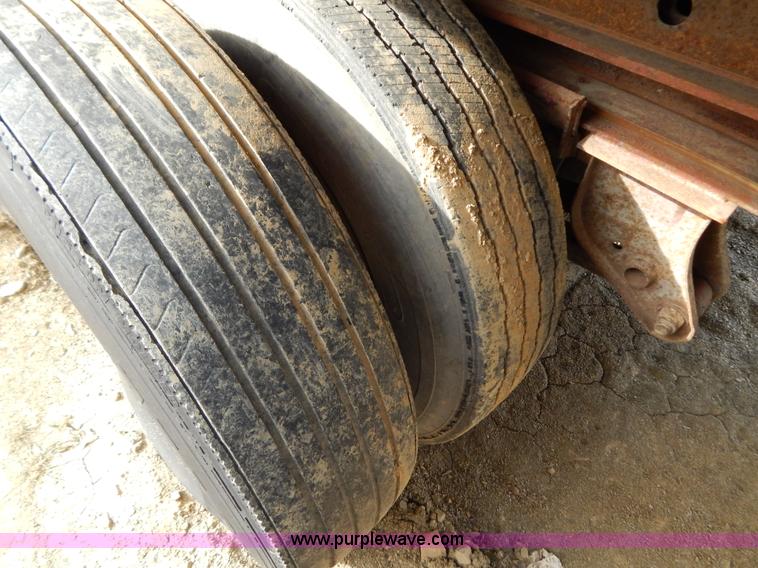 image for item B4853 1991 Trailmobile 48' flatbed trailer