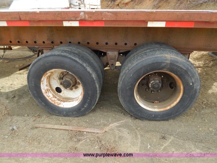 image for item B4853 1991 Trailmobile 48' flatbed trailer