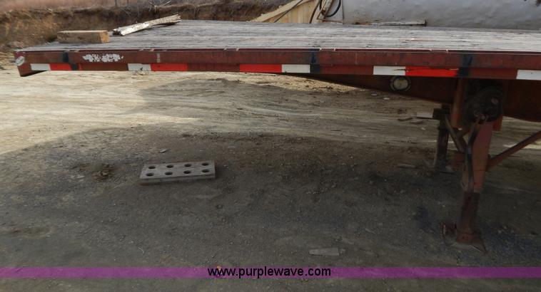 image for item B4853 1991 Trailmobile 48' flatbed trailer