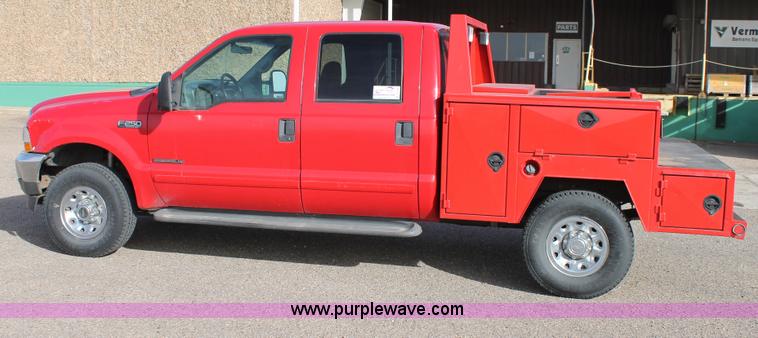 image for item C3733 2002 Ford F250 Super Duty Crew Cab service truck