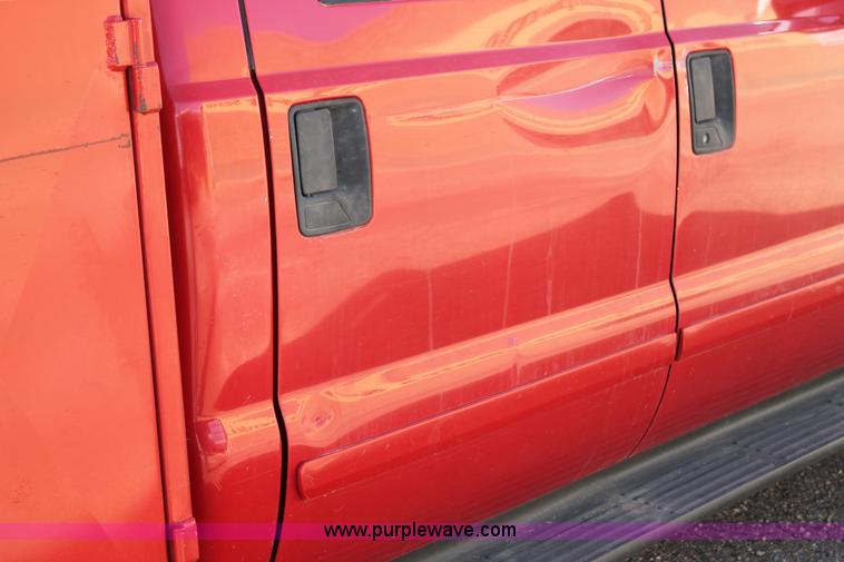 image for item C3733 2002 Ford F250 Super Duty Crew Cab service truck