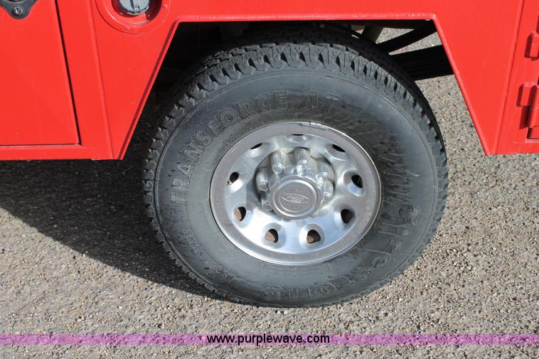 image for item C3733 2002 Ford F250 Super Duty Crew Cab service truck