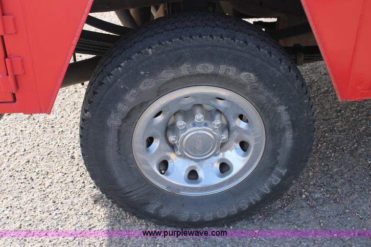 image for item C3733 2002 Ford F250 Super Duty Crew Cab service truck