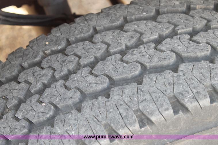 image for item C3733 2002 Ford F250 Super Duty Crew Cab service truck