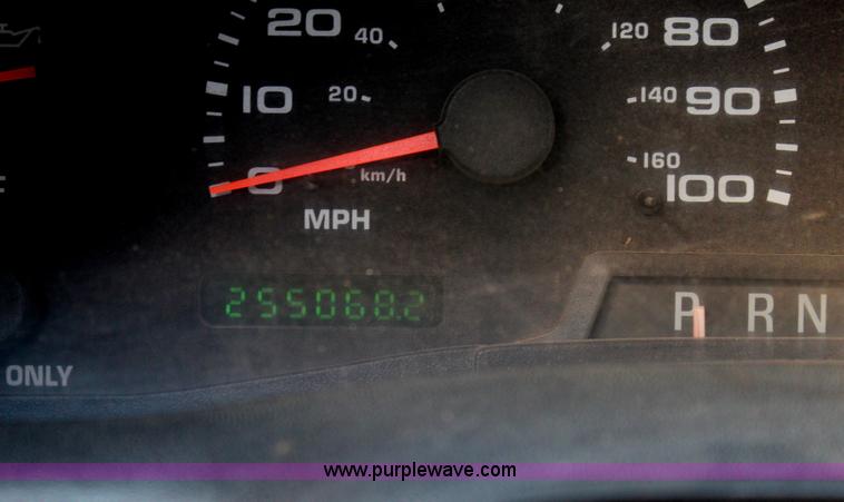 image for item C3733 2002 Ford F250 Super Duty Crew Cab service truck