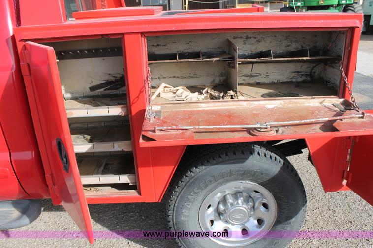 image for item C3733 2002 Ford F250 Super Duty Crew Cab service truck