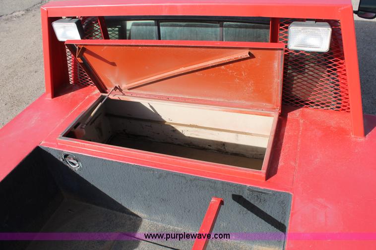 image for item C3733 2002 Ford F250 Super Duty Crew Cab service truck