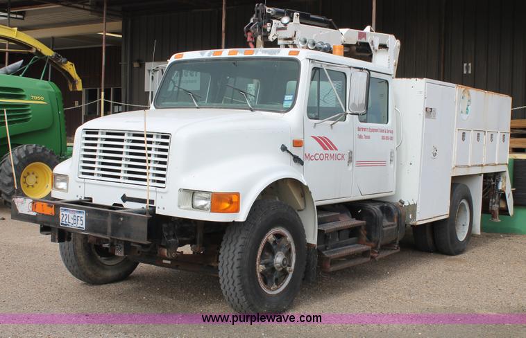 image for item C3734 1994 International 4900 Crew Cab service truck