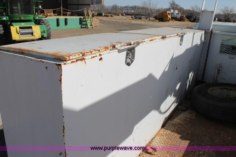 image for item C3734 1994 International 4900 Crew Cab service truck