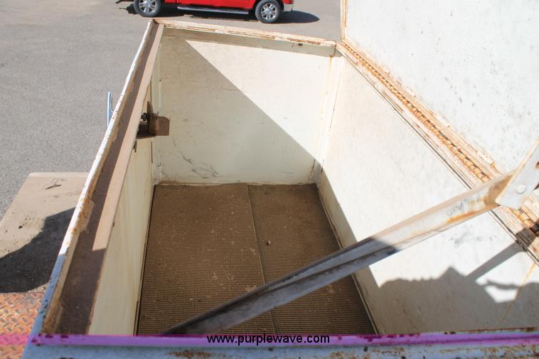 image for item C3734 1994 International 4900 Crew Cab service truck