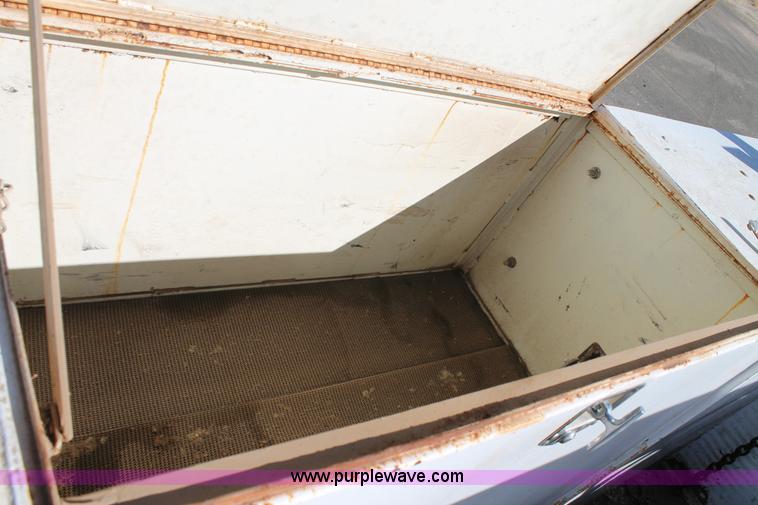 image for item C3734 1994 International 4900 Crew Cab service truck