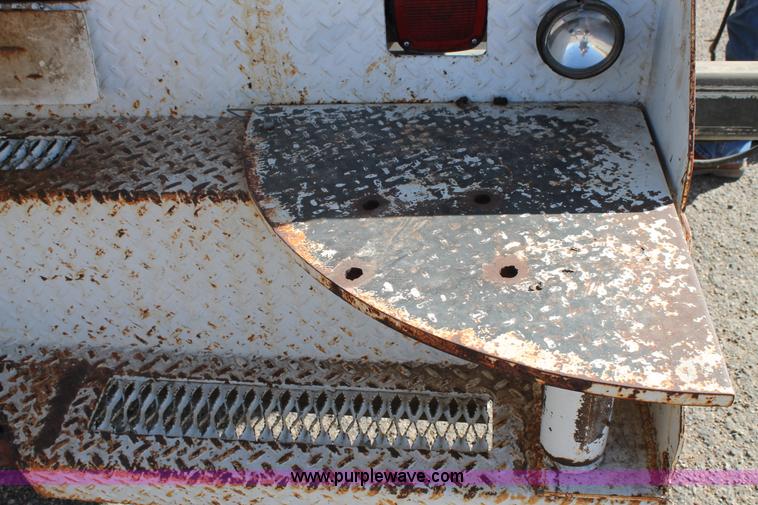 image for item C3734 1994 International 4900 Crew Cab service truck