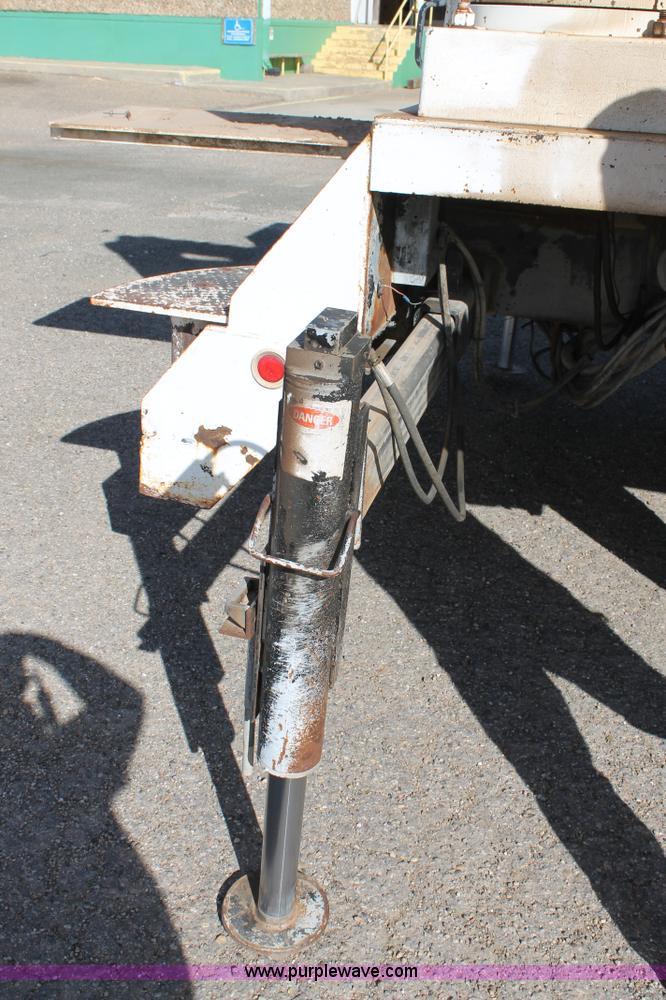 image for item C3734 1994 International 4900 Crew Cab service truck