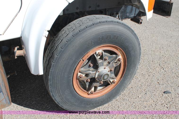 image for item C3734 1994 International 4900 Crew Cab service truck