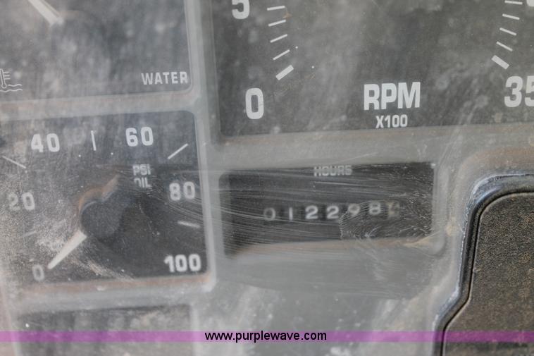 image for item C3734 1994 International 4900 Crew Cab service truck