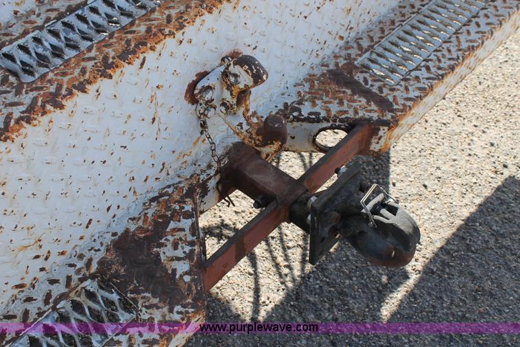 image for item C3734 1994 International 4900 Crew Cab service truck