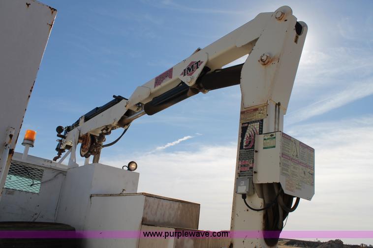 image for item C3734 1994 International 4900 Crew Cab service truck