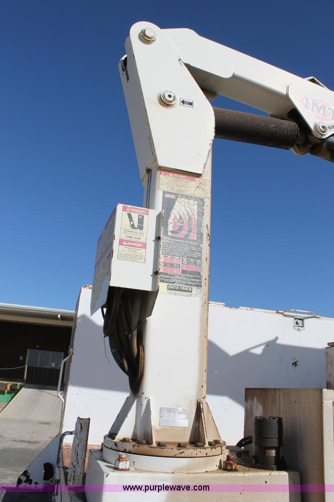 image for item C3734 1994 International 4900 Crew Cab service truck