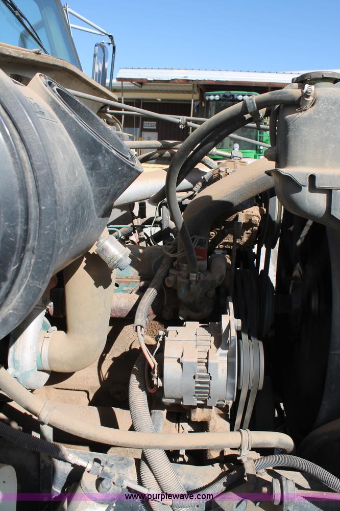 image for item C3734 1994 International 4900 Crew Cab service truck