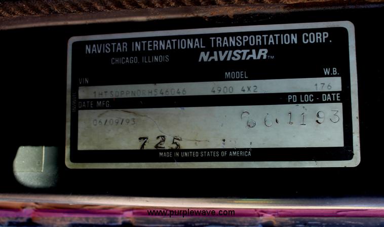 image for item C3734 1994 International 4900 Crew Cab service truck