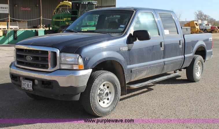 image for item C3739 2002 Ford F250 Super Duty Crew Cab pickup truck