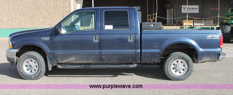 image for item C3739 2002 Ford F250 Super Duty Crew Cab pickup truck