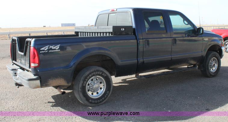 image for item C3739 2002 Ford F250 Super Duty Crew Cab pickup truck