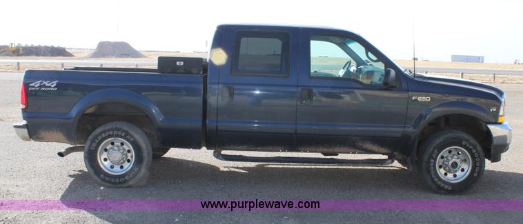 image for item C3739 2002 Ford F250 Super Duty Crew Cab pickup truck
