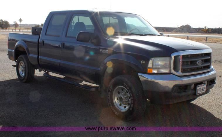 image for item C3739 2002 Ford F250 Super Duty Crew Cab pickup truck