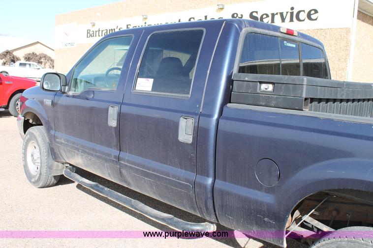 image for item C3739 2002 Ford F250 Super Duty Crew Cab pickup truck