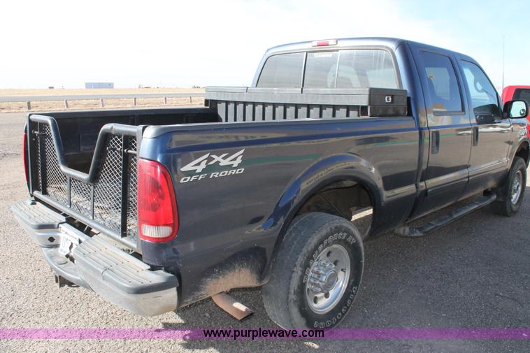 image for item C3739 2002 Ford F250 Super Duty Crew Cab pickup truck
