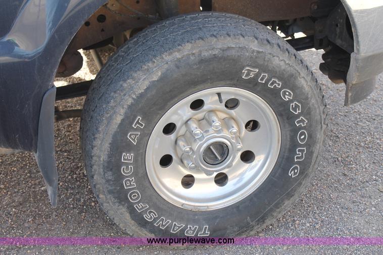 image for item C3739 2002 Ford F250 Super Duty Crew Cab pickup truck