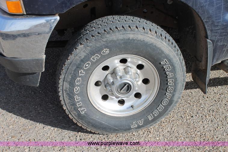 image for item C3739 2002 Ford F250 Super Duty Crew Cab pickup truck