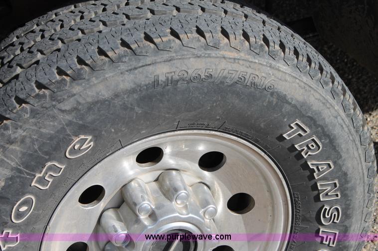 image for item C3739 2002 Ford F250 Super Duty Crew Cab pickup truck