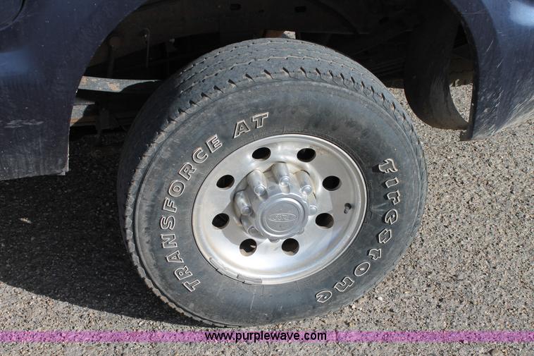 image for item C3739 2002 Ford F250 Super Duty Crew Cab pickup truck