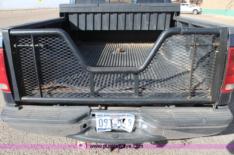image for item C3739 2002 Ford F250 Super Duty Crew Cab pickup truck