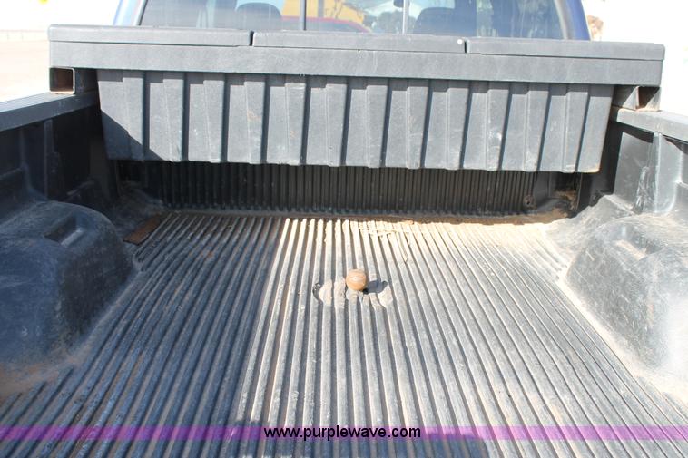 image for item C3739 2002 Ford F250 Super Duty Crew Cab pickup truck