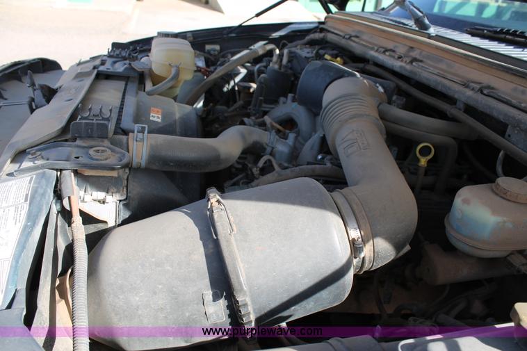 image for item C3739 2002 Ford F250 Super Duty Crew Cab pickup truck