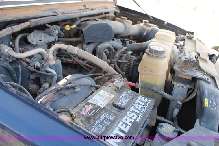 image for item C3739 2002 Ford F250 Super Duty Crew Cab pickup truck