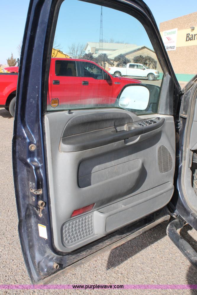 image for item C3739 2002 Ford F250 Super Duty Crew Cab pickup truck