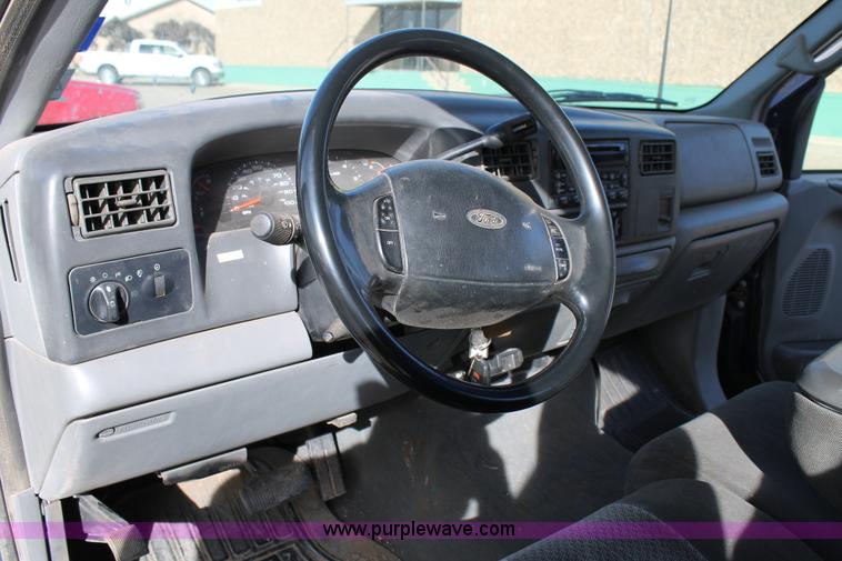 image for item C3739 2002 Ford F250 Super Duty Crew Cab pickup truck