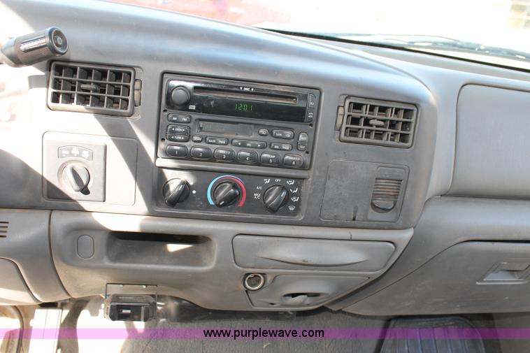 image for item C3739 2002 Ford F250 Super Duty Crew Cab pickup truck