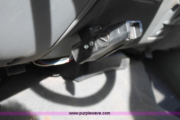 image for item C3739 2002 Ford F250 Super Duty Crew Cab pickup truck